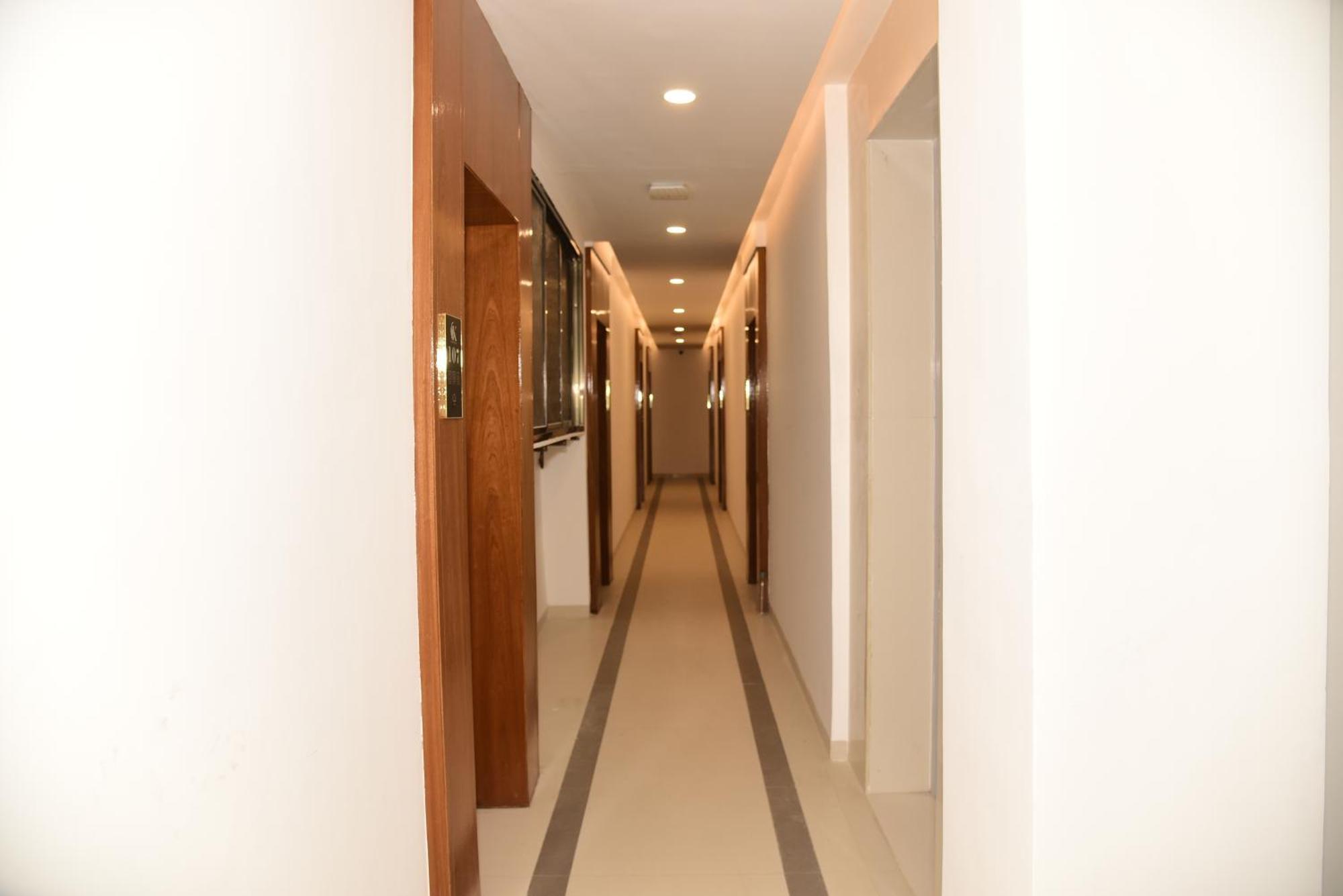 Hotel Sai Krishna شيردي المظهر الخارجي الصورة