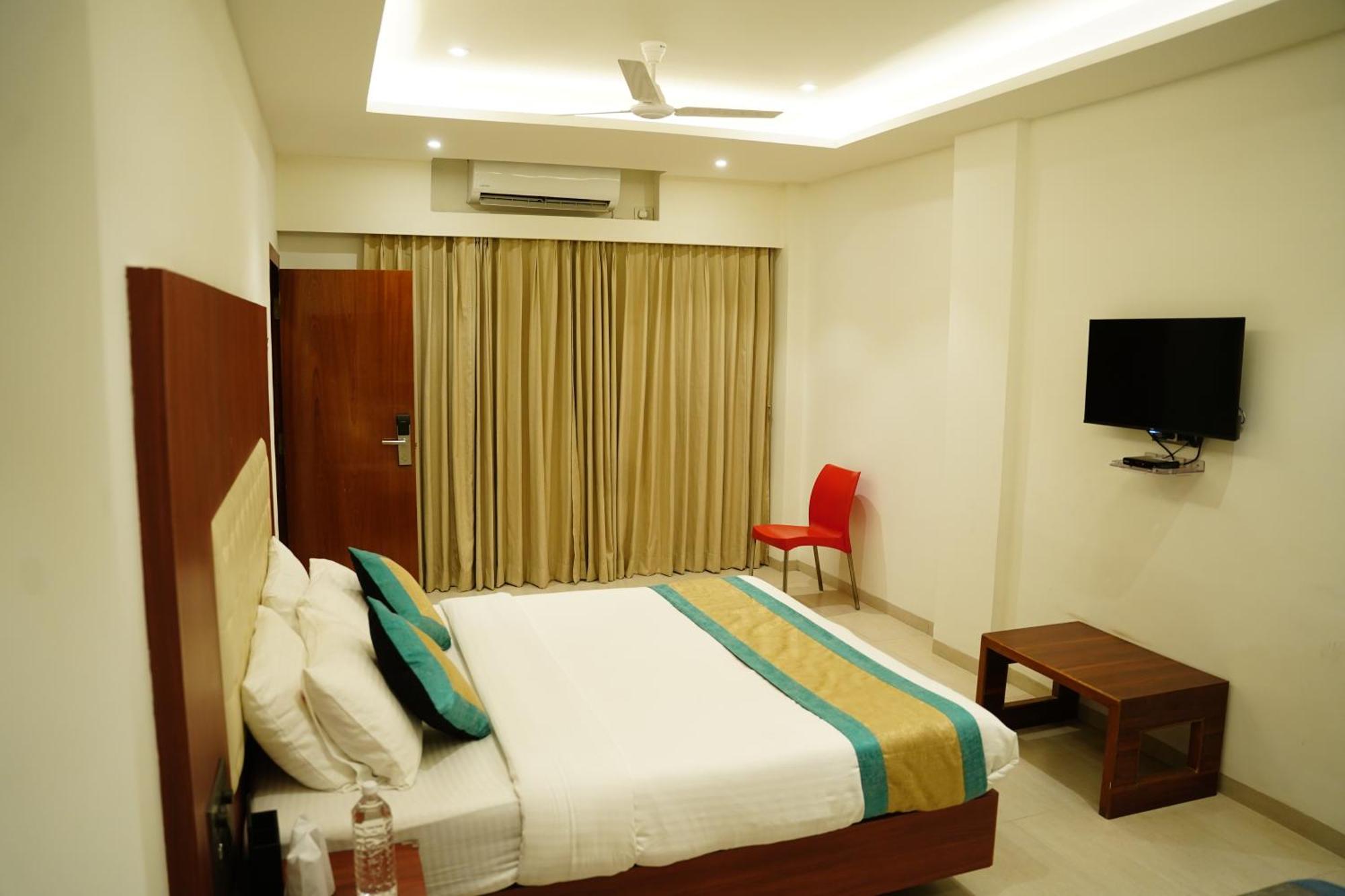 Hotel Sai Krishna شيردي المظهر الخارجي الصورة